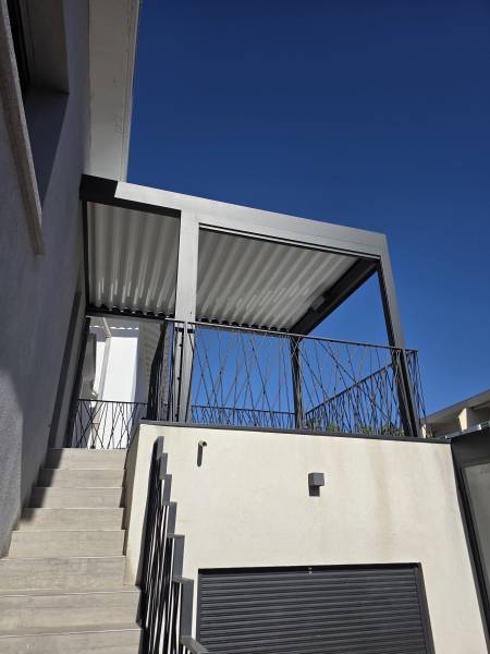 pergola bioclimatique à Marseille 