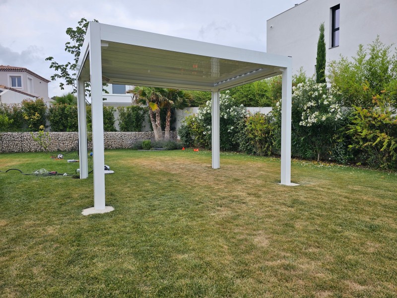 Installation et pose d'une pergola bioclimatique Open à Marseille