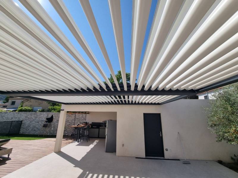 pergola bioclimatique à lames orientables