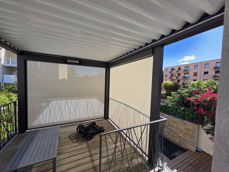 pergola bioclimatique à lames orientable