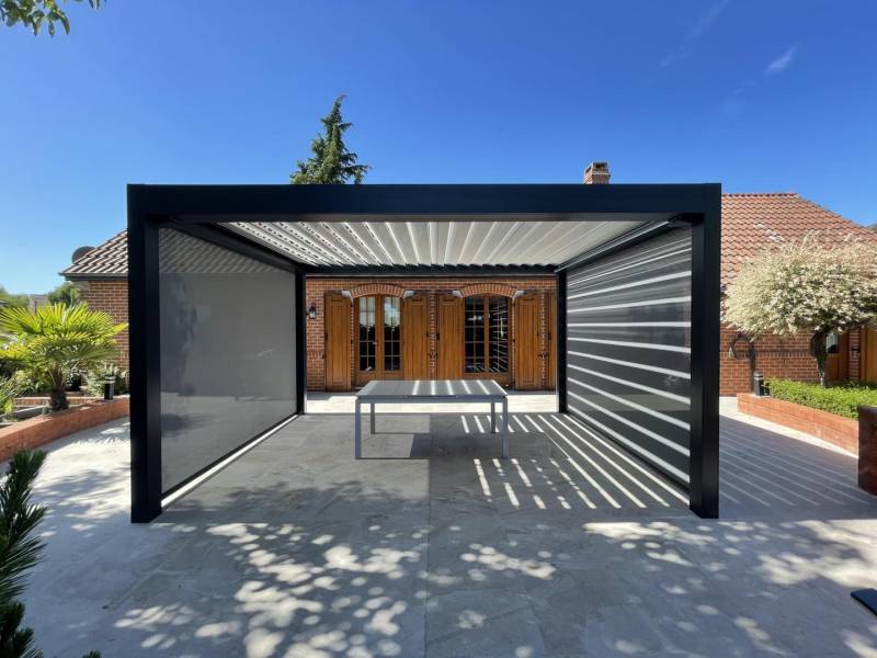 INSTALLATION D'UNE PERGOLA BIOCLIMATIQUE À LAMES RÉTRACTABLES À AUBAGNE
